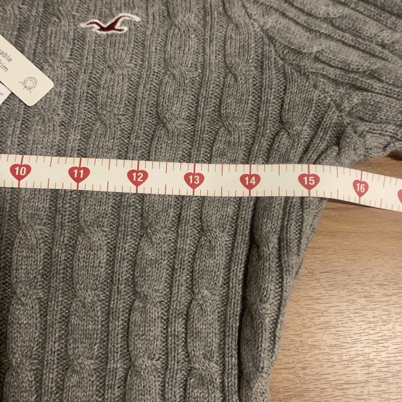 Hollister Faux Fur Trim Hooded Sweater Cable Knit Heather Grey Sz M NWT - Picture 6 of 10